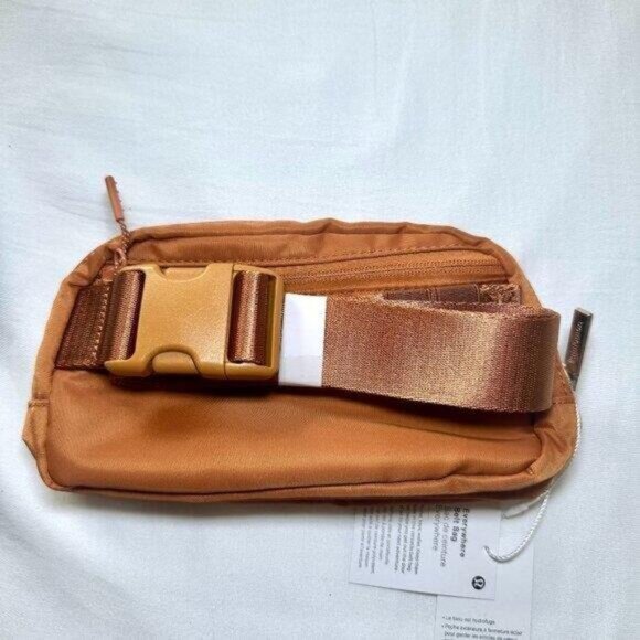 Lululemon Everywhere belt bag Brown - Picture 2 of 8